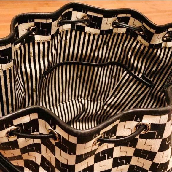 🖤🤍 L.A.M.B Vintage Drawstring Handbag 🖤🤍 - Picture 7 of 16